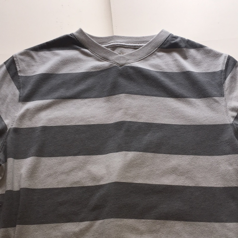 Cherokee gray striped v neck T-shirt boys